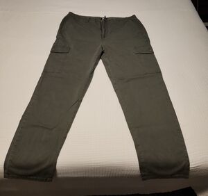 Lands' End Army Green Cargo Pants Size 14
